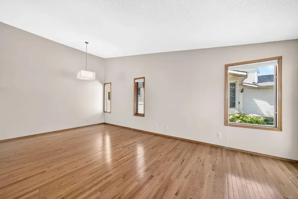 192 Riverbend Drive SE Calgary AB T2C3X8