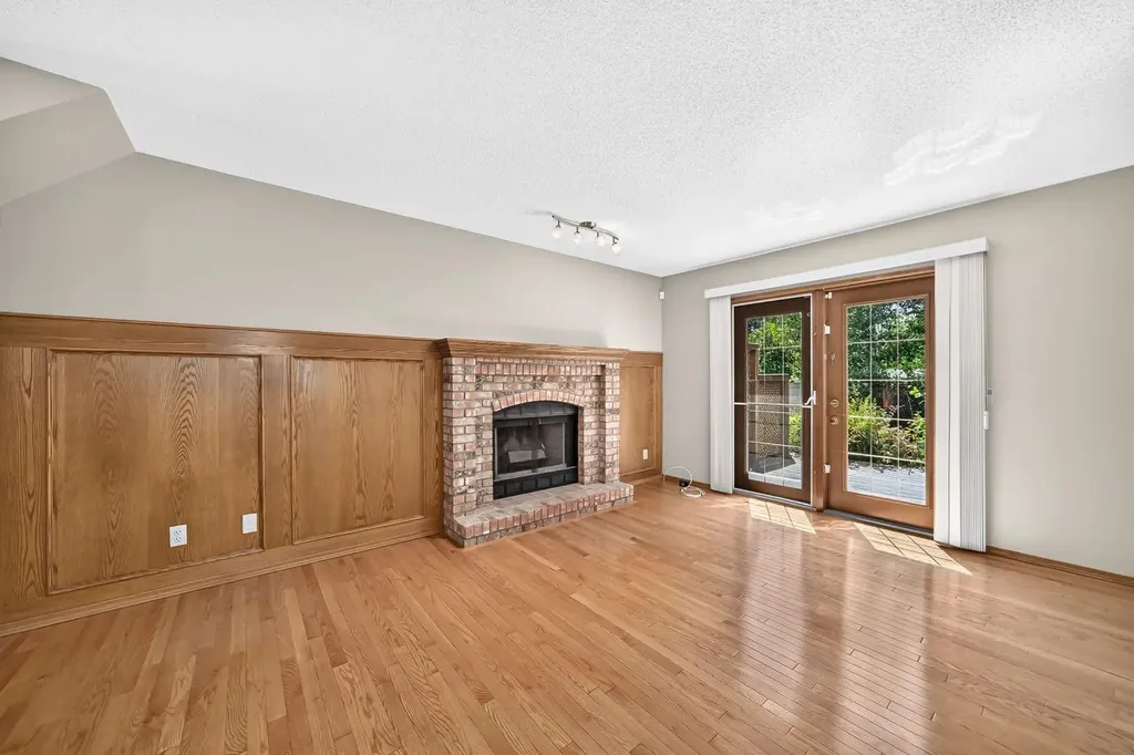 192 Riverbend Drive SE Calgary AB T2C3X8