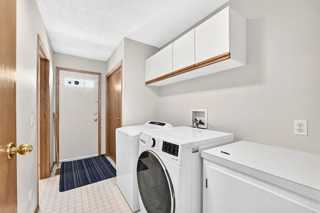 192 Riverbend Drive SE Calgary AB T2C3X8