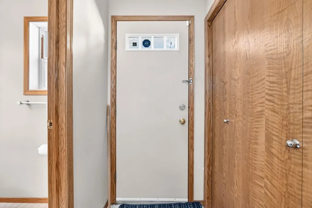192 Riverbend Drive SE Calgary AB T2C3X8