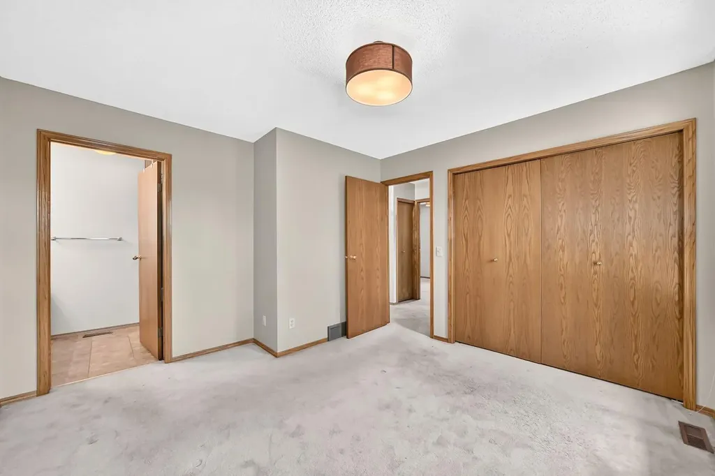 192 Riverbend Drive SE Calgary AB T2C3X8