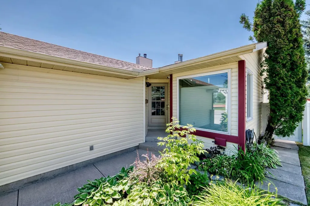 192 Riverbend Drive SE Calgary AB T2C3X8