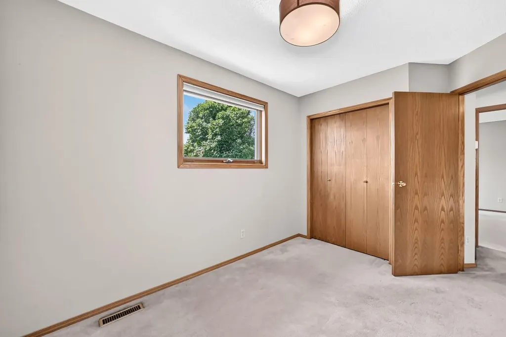 192 Riverbend Drive SE Calgary AB T2C3X8