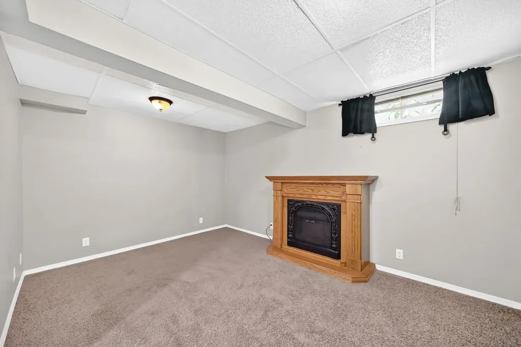 192 Riverbend Drive SE Calgary AB T2C3X8