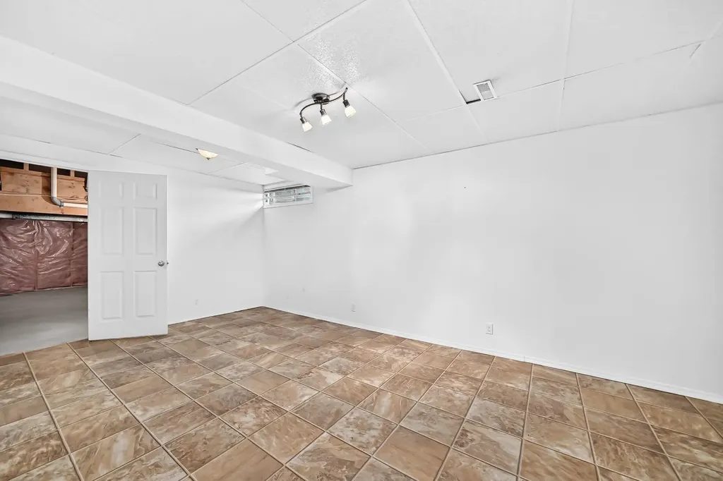 192 Riverbend Drive SE Calgary AB T2C3X8