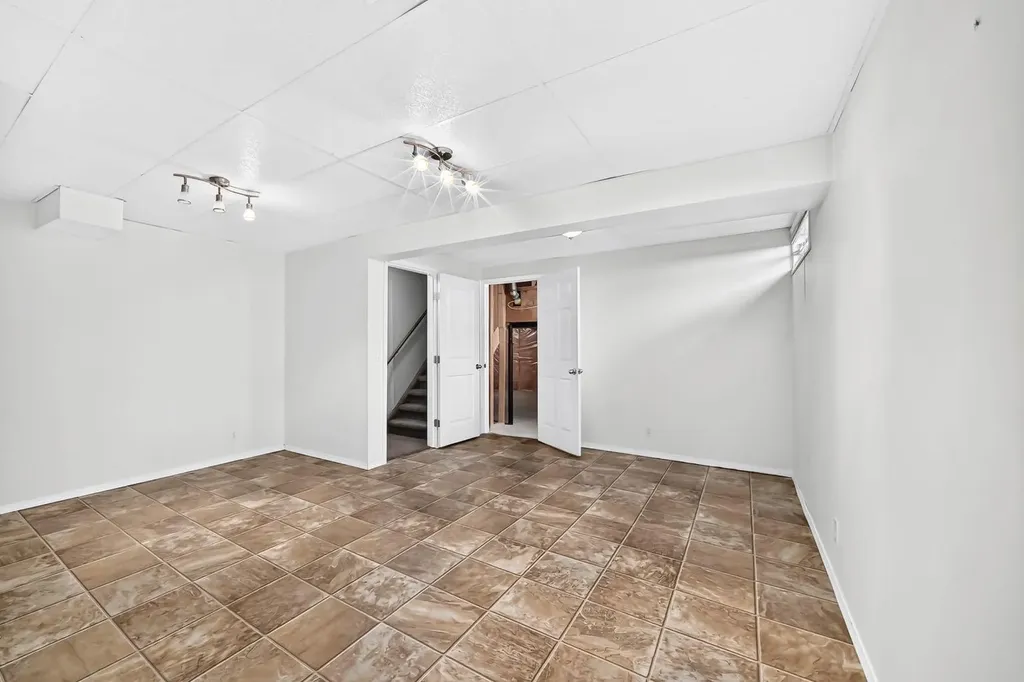 192 Riverbend Drive SE Calgary AB T2C3X8