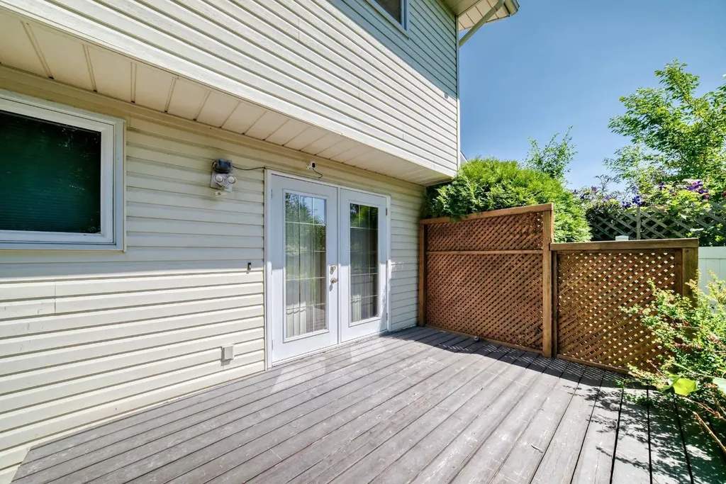 192 Riverbend Drive SE Calgary AB T2C3X8