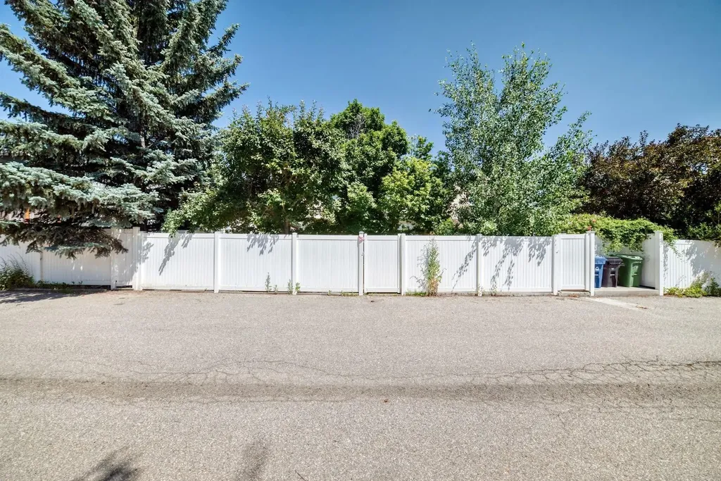 192 Riverbend Drive SE Calgary AB T2C3X8