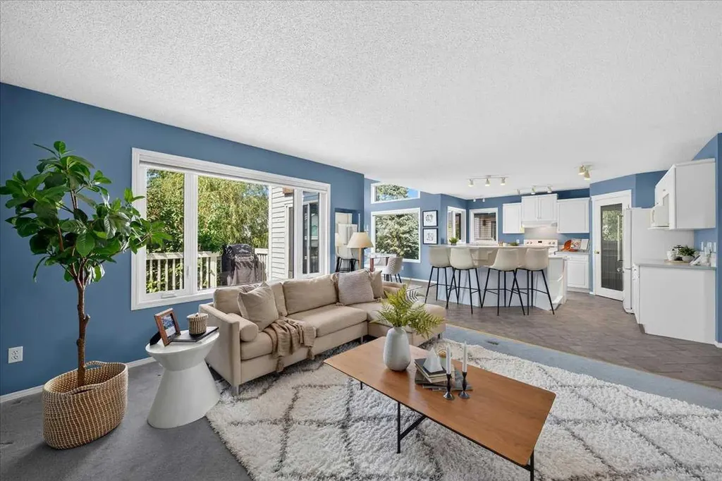 232 Douglas Glen Close SE Calgary AB T2Z 2V7