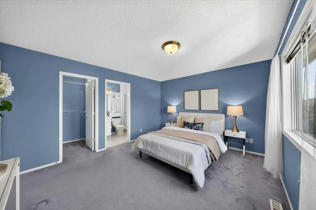 232 Douglas Glen Close SE Calgary AB T2Z 2V7