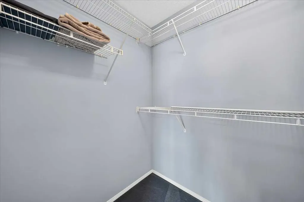232 Douglas Glen Close SE Calgary AB T2Z 2V7