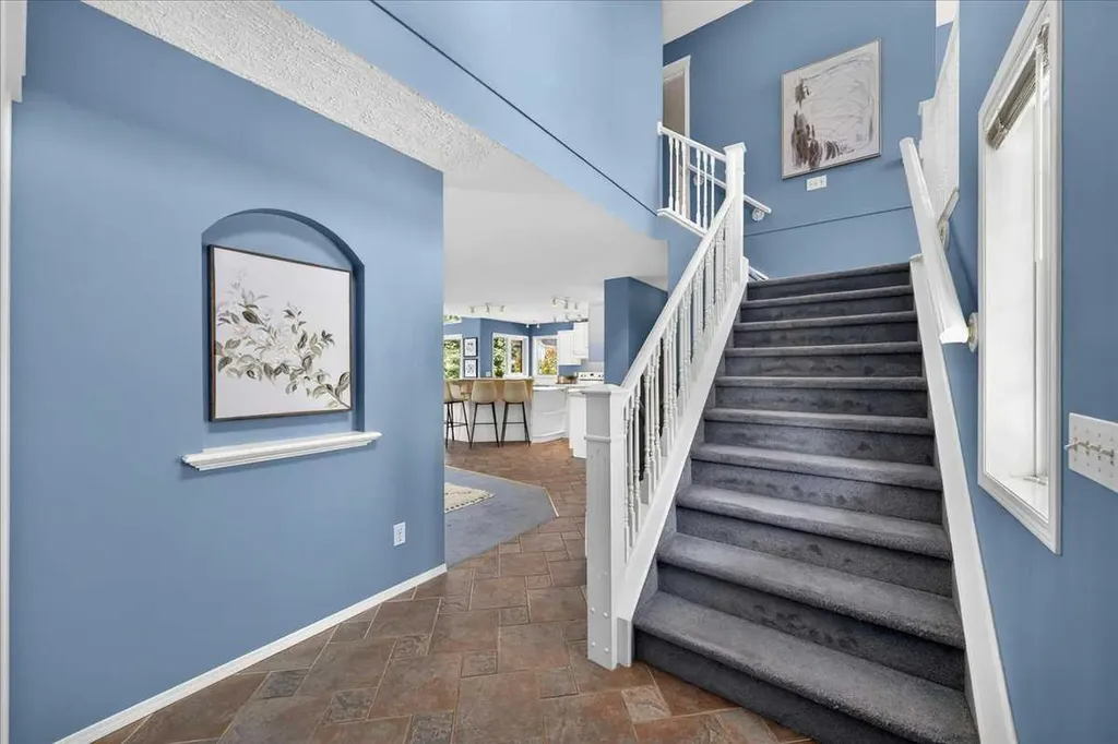 232 Douglas Glen Close SE Calgary AB T2Z 2V7