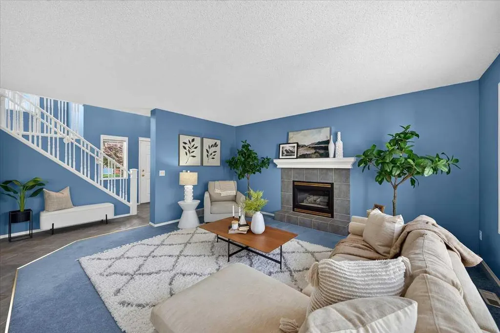 232 Douglas Glen Close SE Calgary AB T2Z 2V7