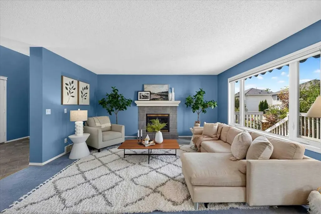 232 Douglas Glen Close SE Calgary AB T2Z 2V7