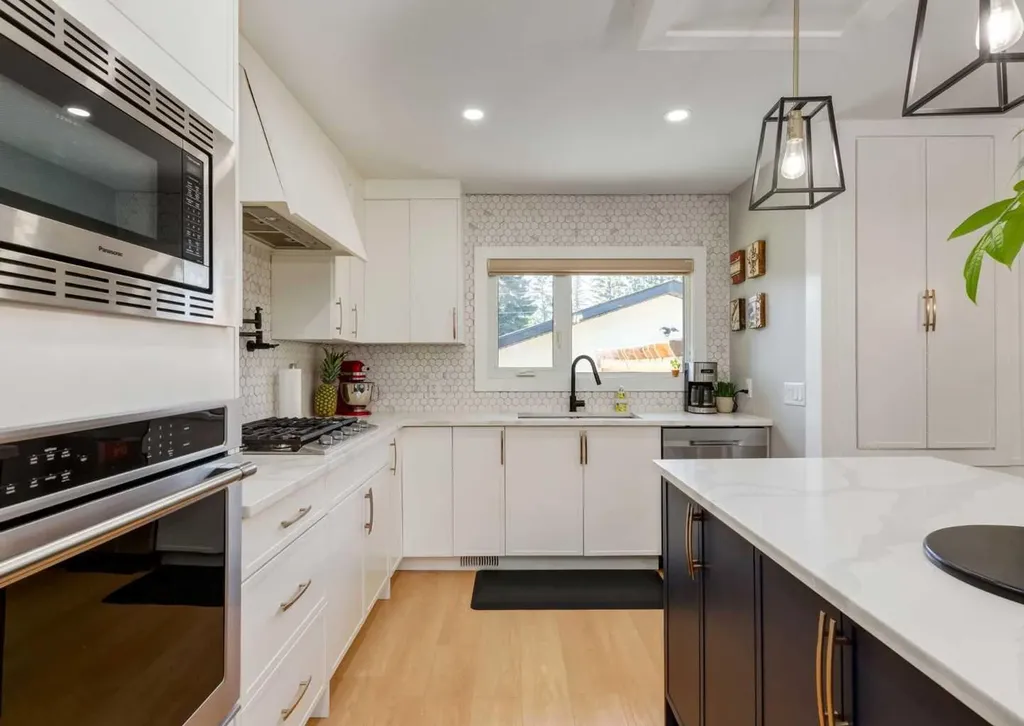 4627 Verona Drive NW Calgary AB T3A 0P5