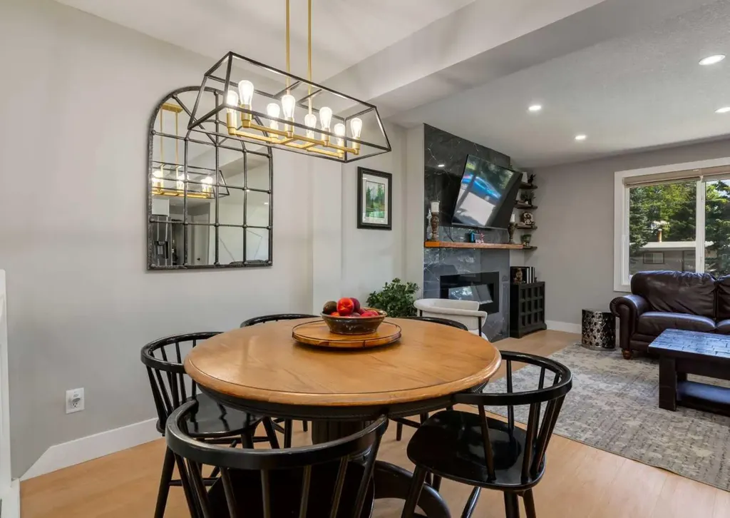 4627 Verona Drive NW Calgary AB T3A 0P5