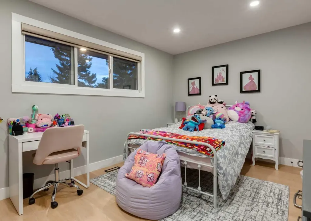 4627 Verona Drive NW Calgary AB T3A 0P5