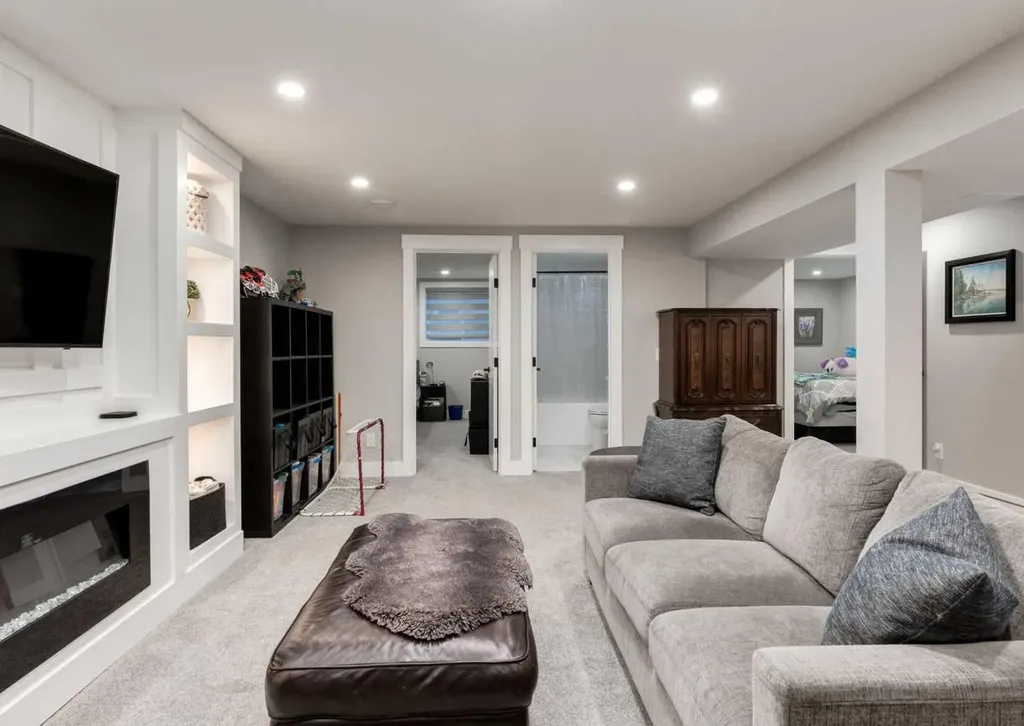 4627 Verona Drive NW Calgary AB T3A 0P5