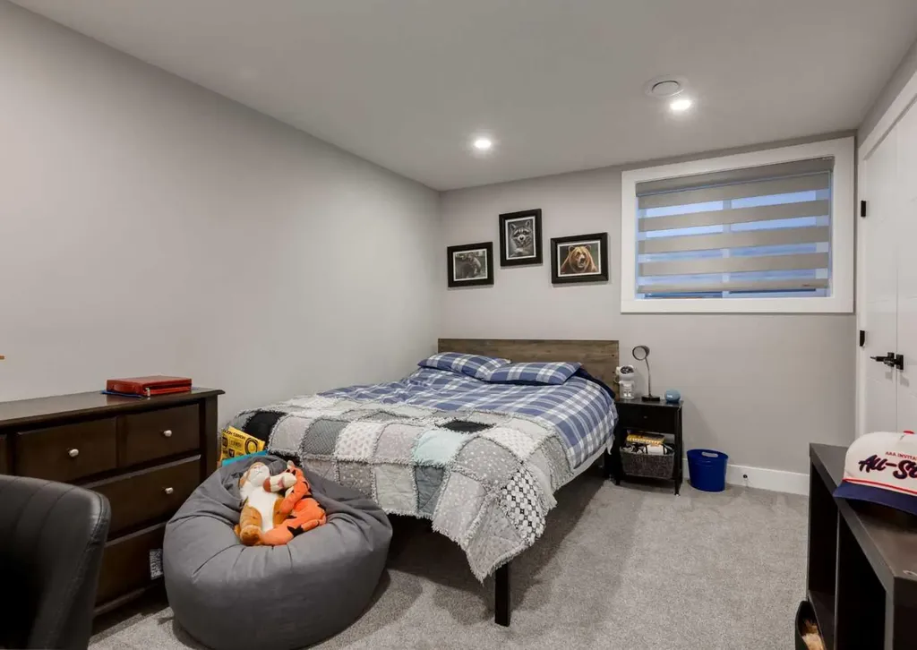 4627 Verona Drive NW Calgary AB T3A 0P5