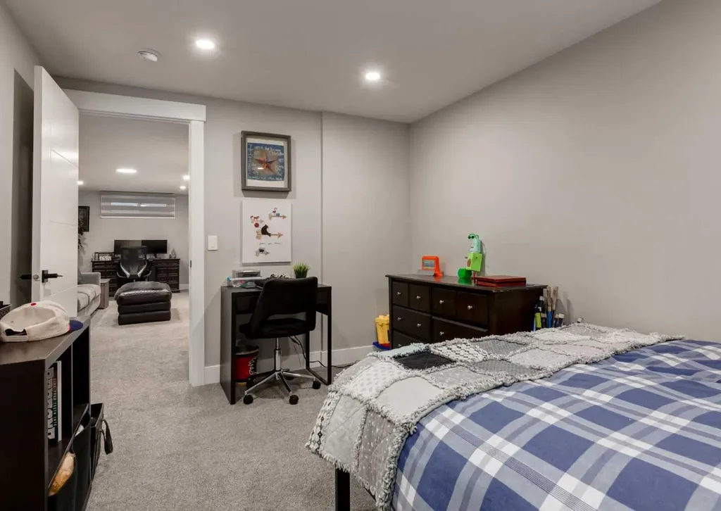 4627 Verona Drive NW Calgary AB T3A 0P5