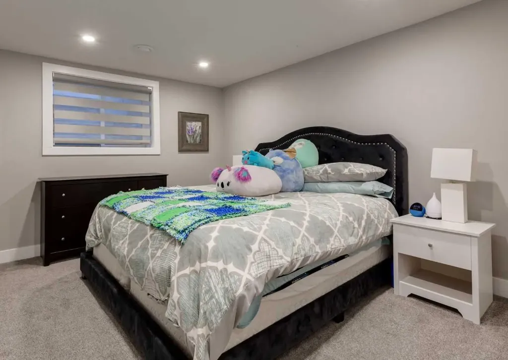 4627 Verona Drive NW Calgary AB T3A 0P5