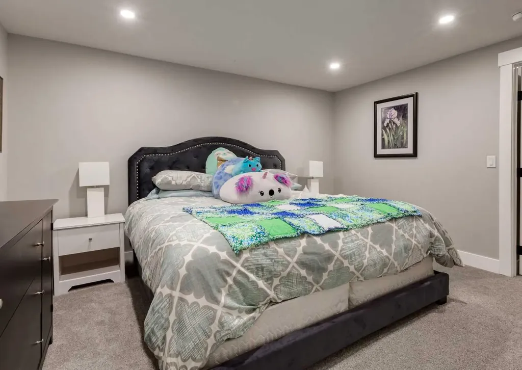 4627 Verona Drive NW Calgary AB T3A 0P5