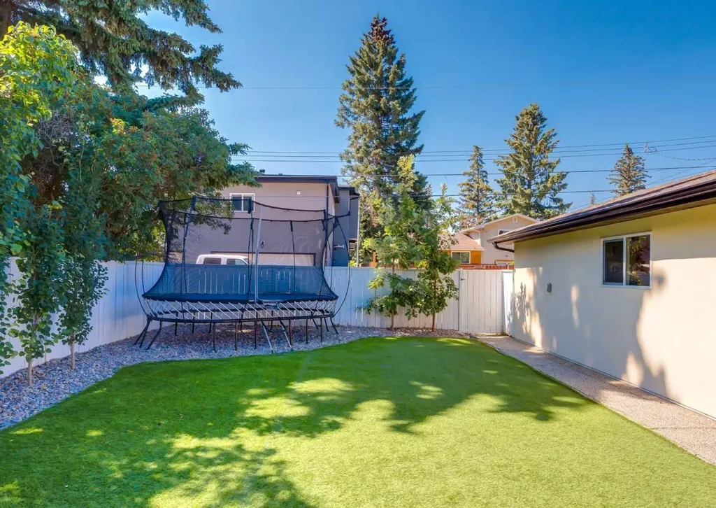4627 Verona Drive NW Calgary AB T3A 0P5