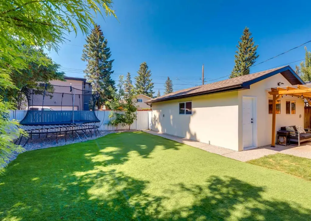 4627 Verona Drive NW Calgary AB T3A 0P5