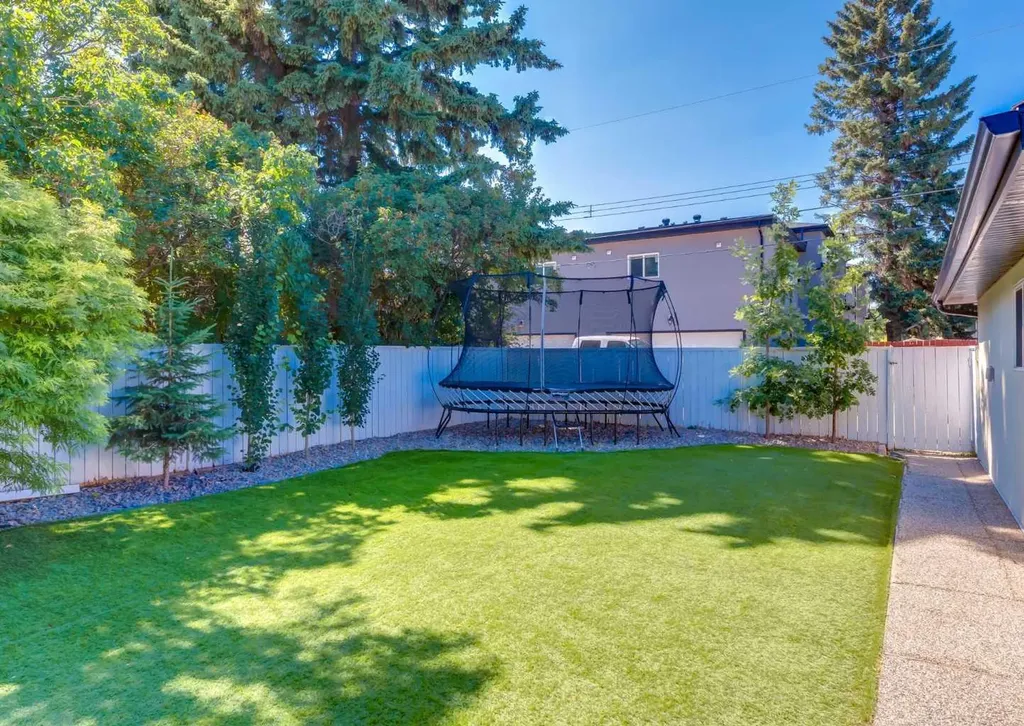 4627 Verona Drive NW Calgary AB T3A 0P5