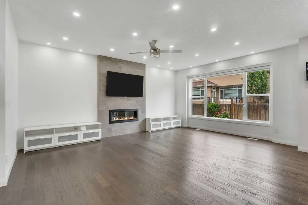 248 Sandpiper Boulevard Chestermere AB T1X 0Y5
