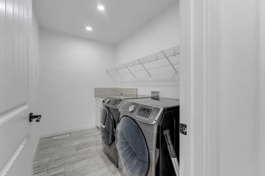 248 Sandpiper Boulevard Chestermere AB T1X 0Y5