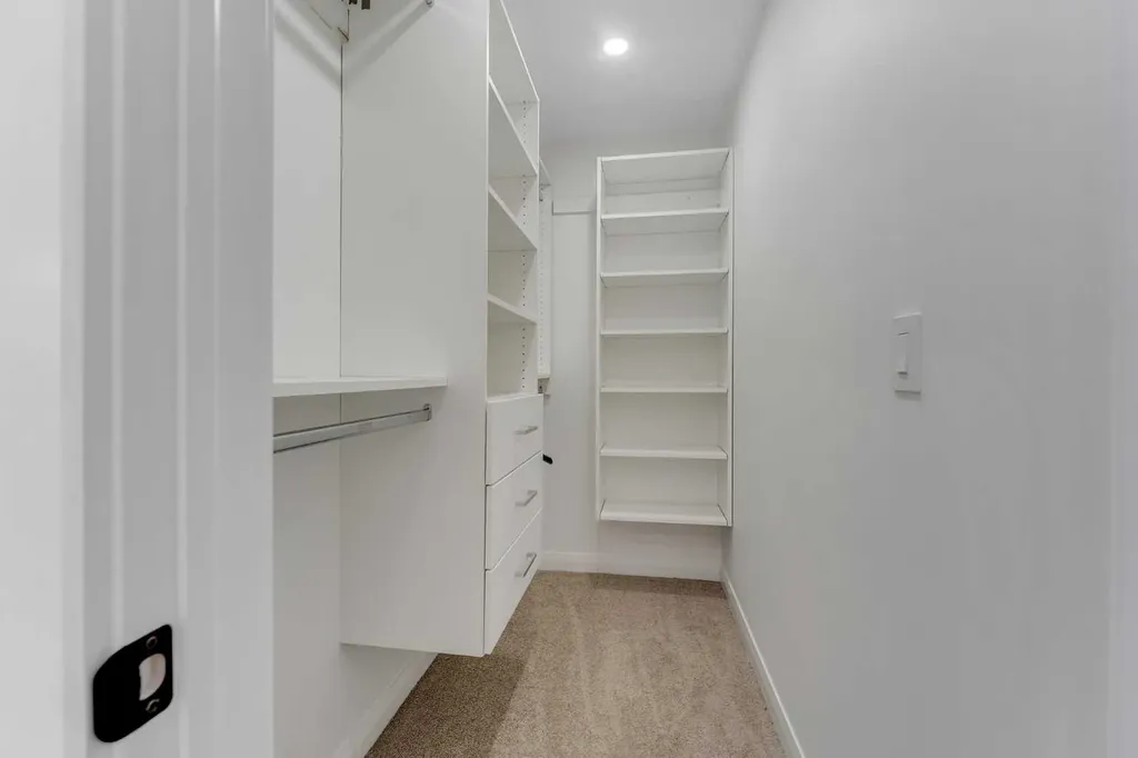 248 Sandpiper Boulevard Chestermere AB T1X 0Y5