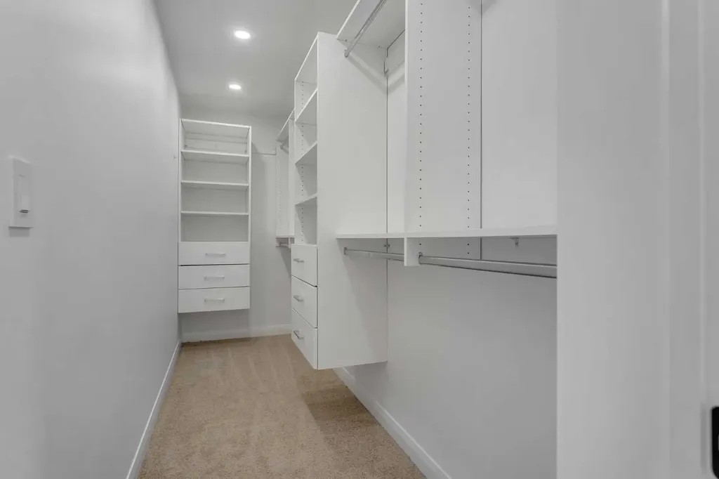 248 Sandpiper Boulevard Chestermere AB T1X 0Y5