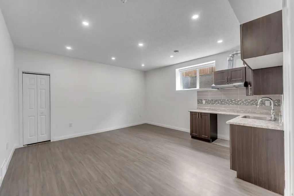 248 Sandpiper Boulevard Chestermere AB T1X 0Y5