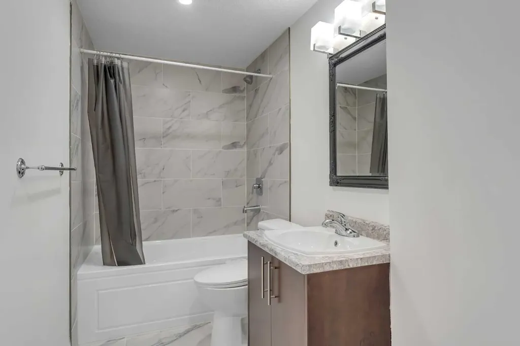248 Sandpiper Boulevard Chestermere AB T1X 0Y5