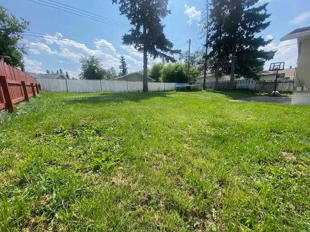 123 Bliss Avenue Hinton AB T7V 1C2