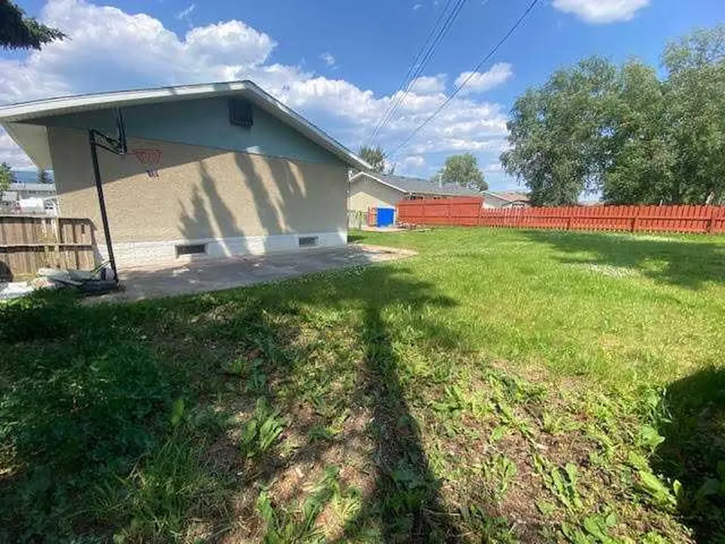 123 Bliss Avenue Hinton AB T7V 1C2