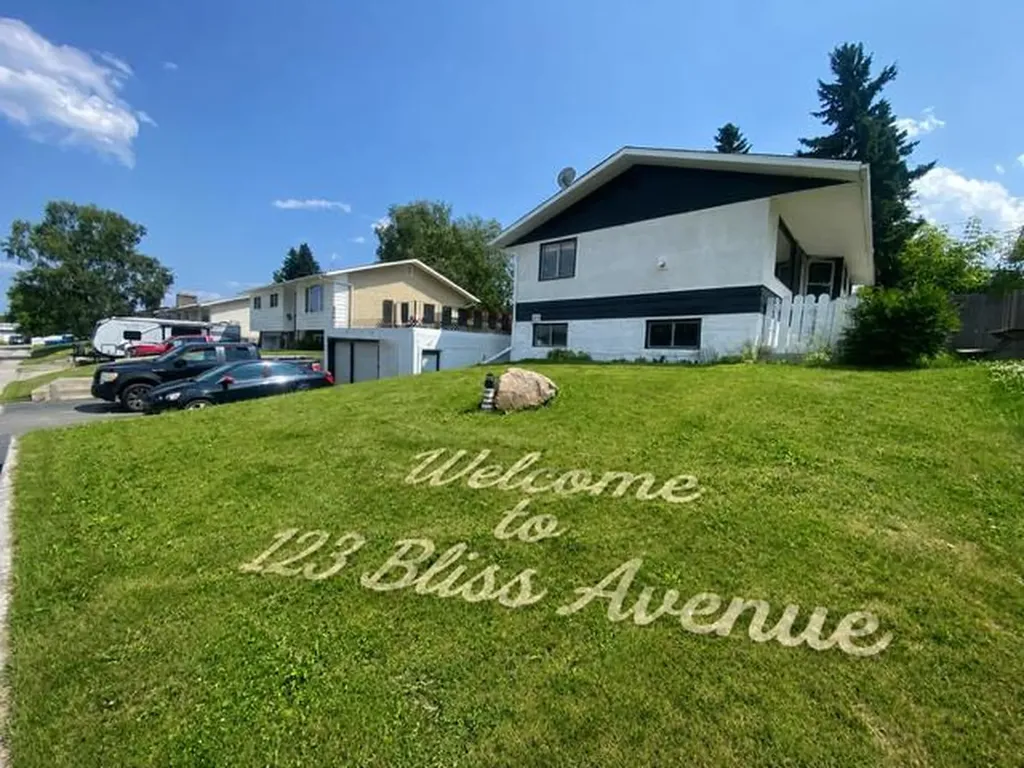 123 Bliss Avenue Hinton AB T7V 1C2