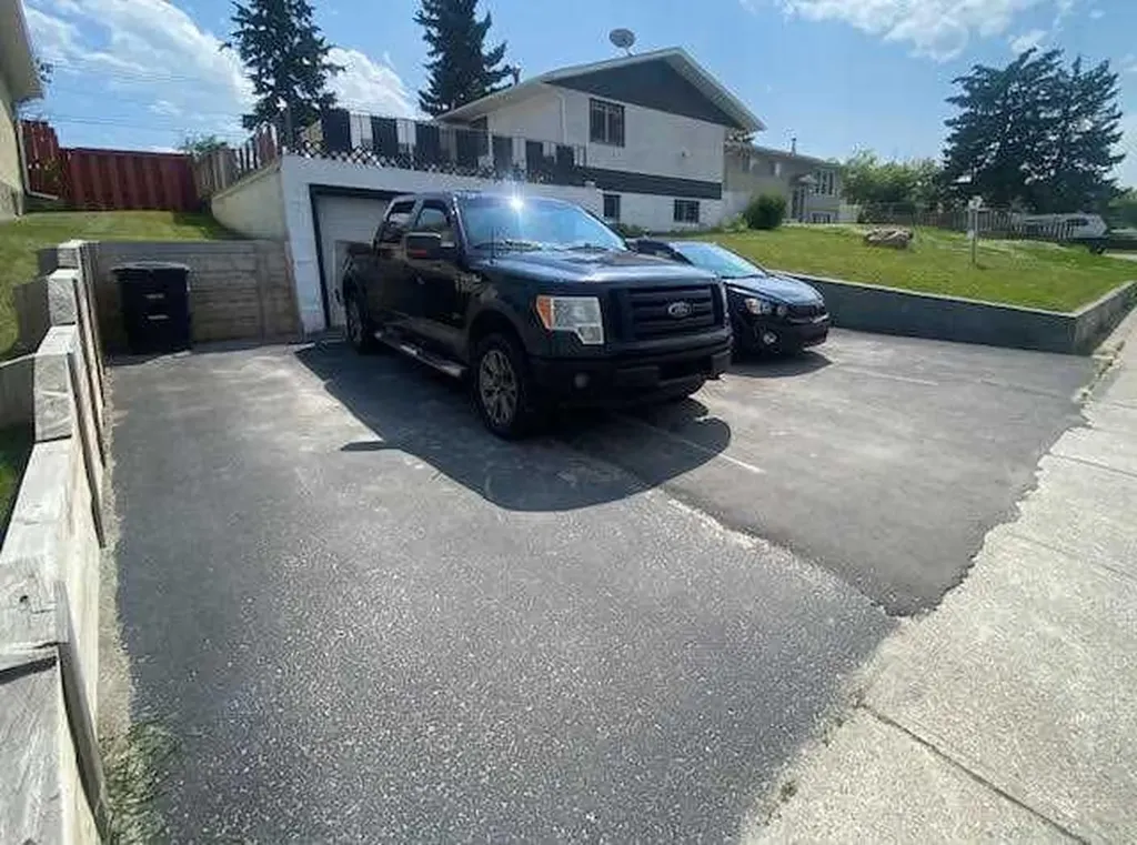 123 Bliss Avenue Hinton AB T7V 1C2