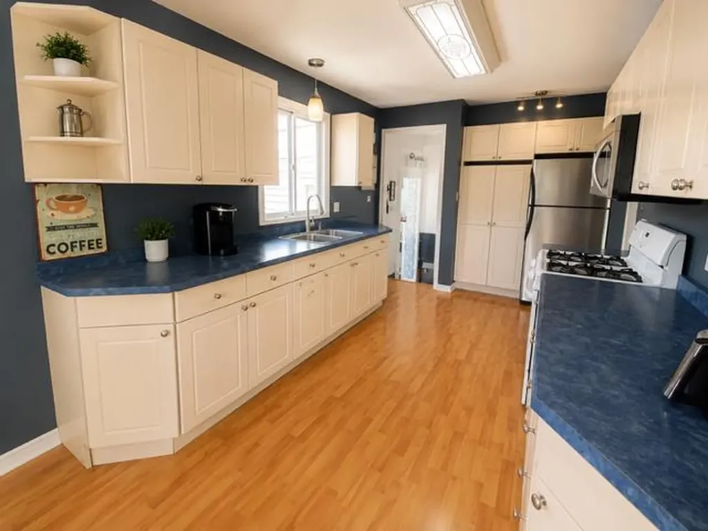 123 Bliss Avenue Hinton AB T7V 1C2