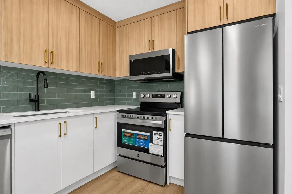 14736 Deerfield Drive SE Calgary AB T2J 5Y1