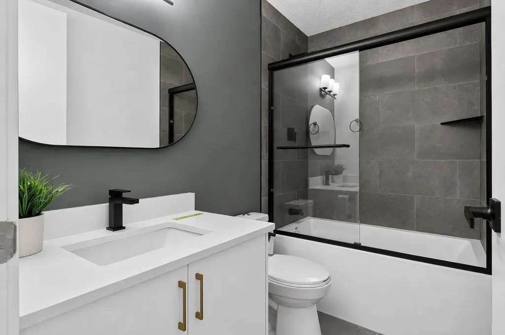 14736 Deerfield Drive SE Calgary AB T2J 5Y1