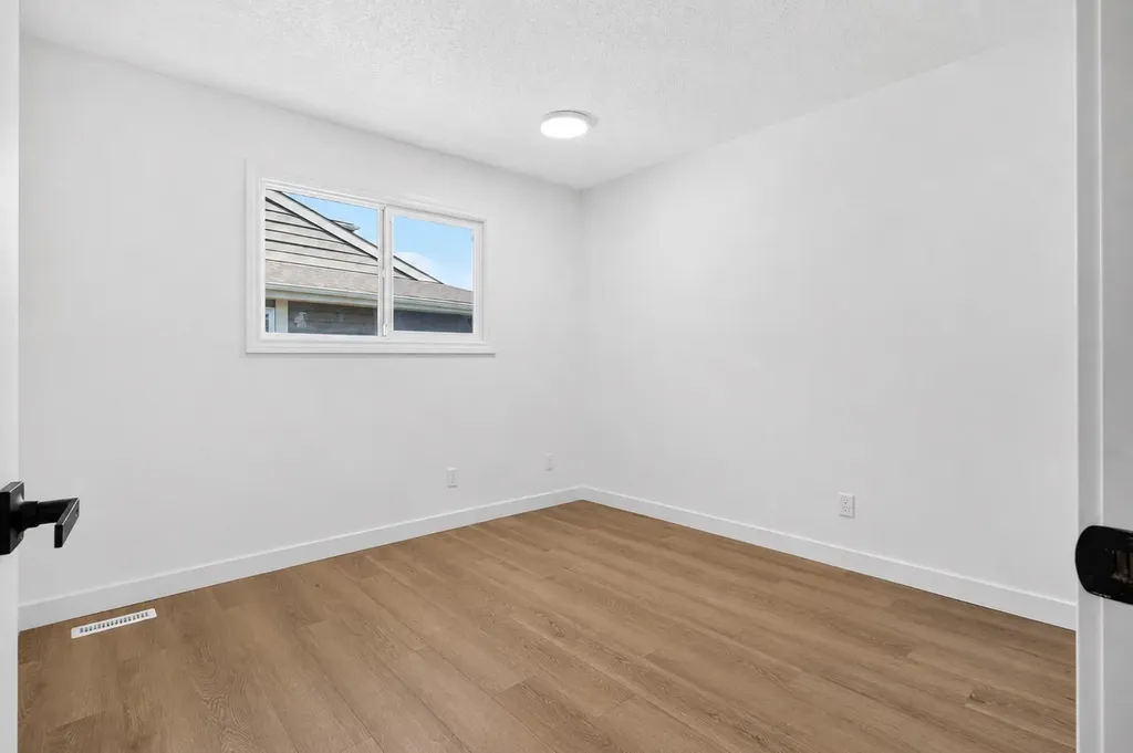 14736 Deerfield Drive SE Calgary AB T2J 5Y1