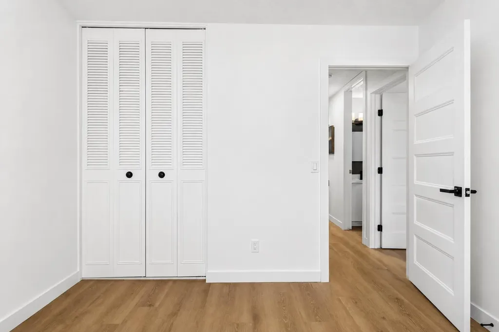 14736 Deerfield Drive SE Calgary AB T2J 5Y1