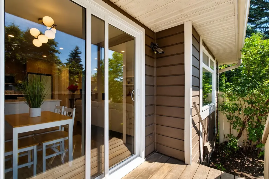 14736 Deerfield Drive SE Calgary AB T2J 5Y1