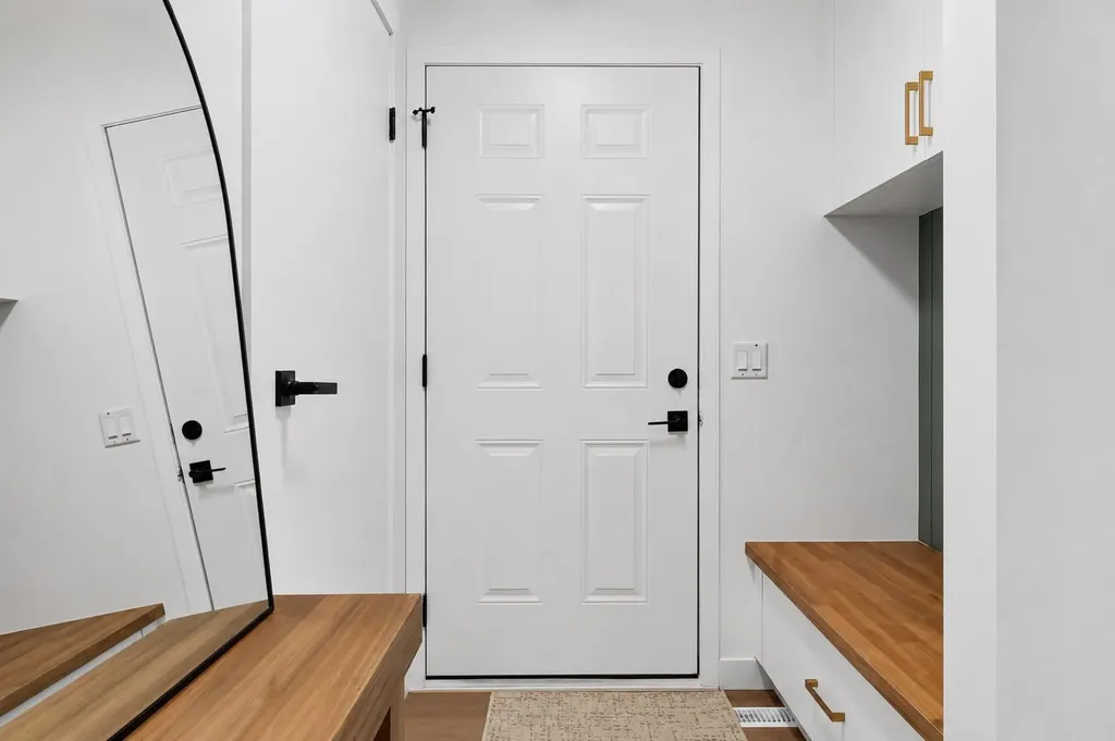 14736 Deerfield Drive SE Calgary AB T2J 5Y1
