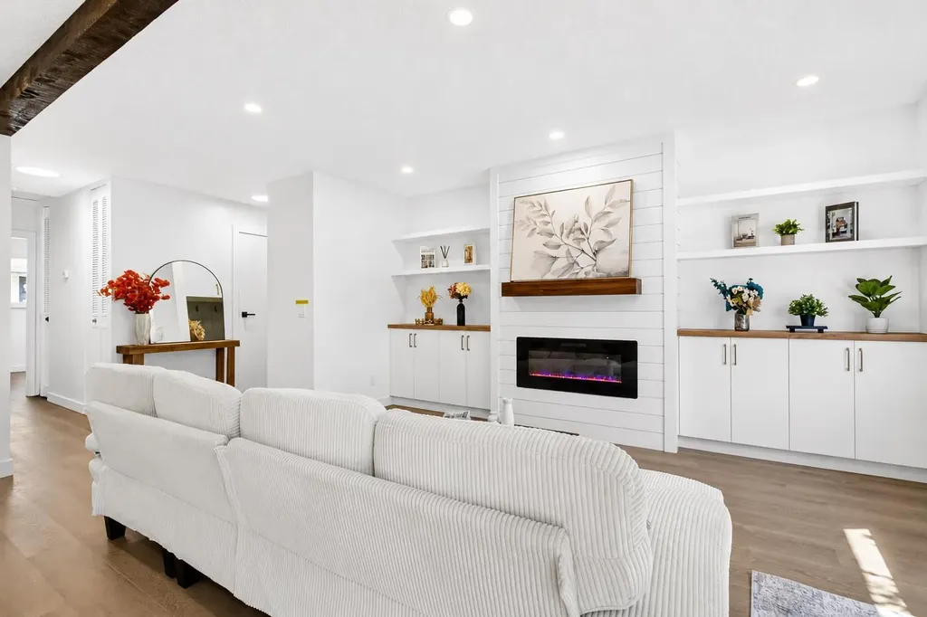 14736 Deerfield Drive SE Calgary AB T2J 5Y1