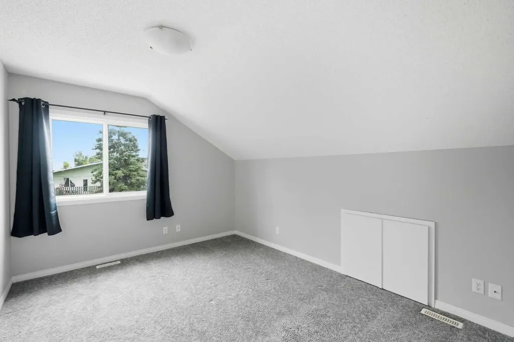 118 Dovertree Place SE Calgary AB T2B2K3