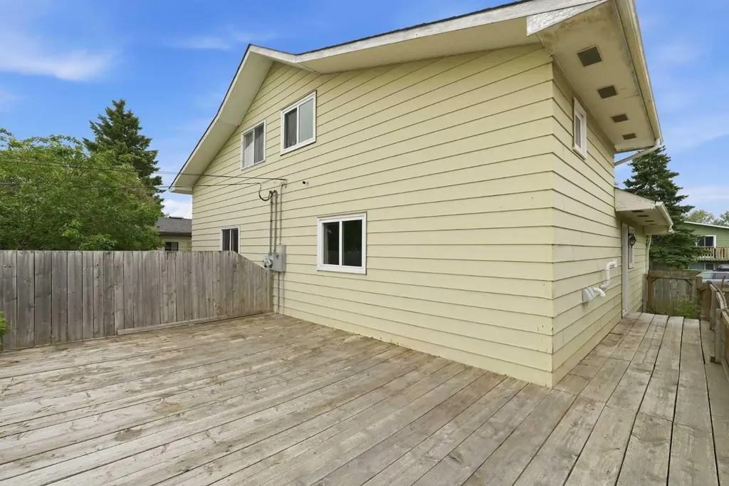 118 Dovertree Place SE Calgary AB T2B2K3