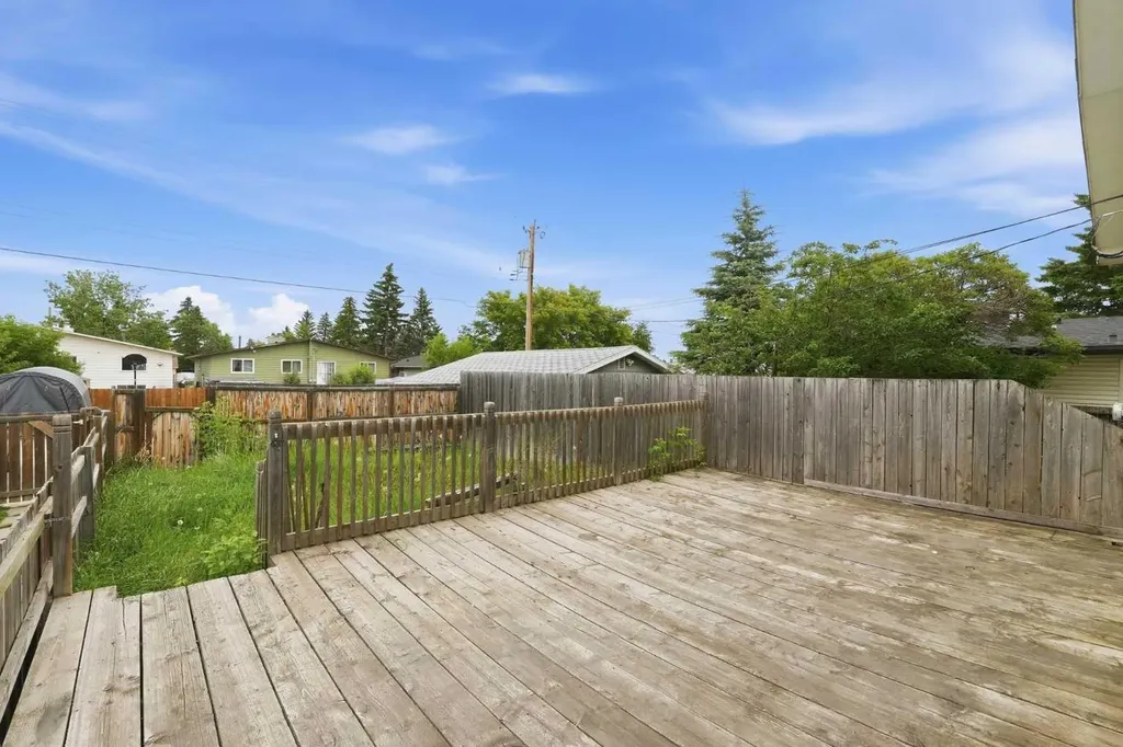 118 Dovertree Place SE Calgary AB T2B2K3
